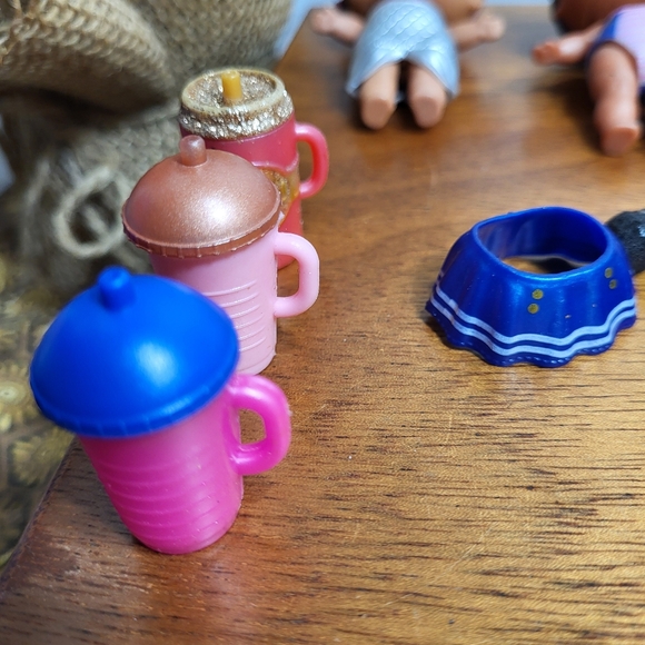 Lot of LOL Surprise Dolls and Pets and Accesories - Picture 4 of 16